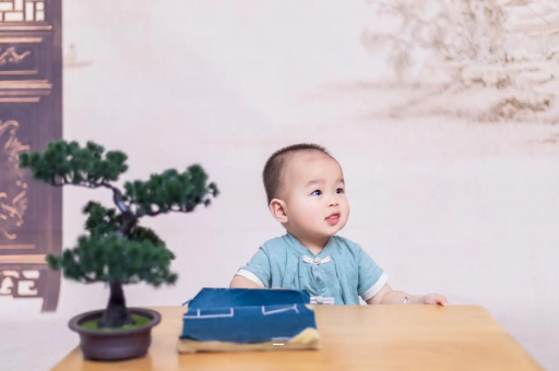 岳阳宝宝摔到头第五天吐了 岳阳宝宝摔到头第五天吐了